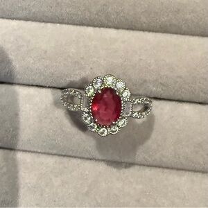 New Bomb Party Ring Red Oval Gemstone Halo Vintage-Inspired Statement Ring